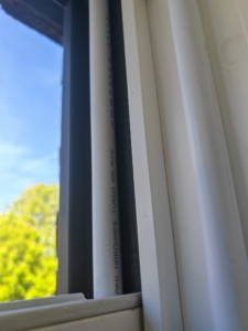 Sash window spiral balance mechanism for smooth sliding operation